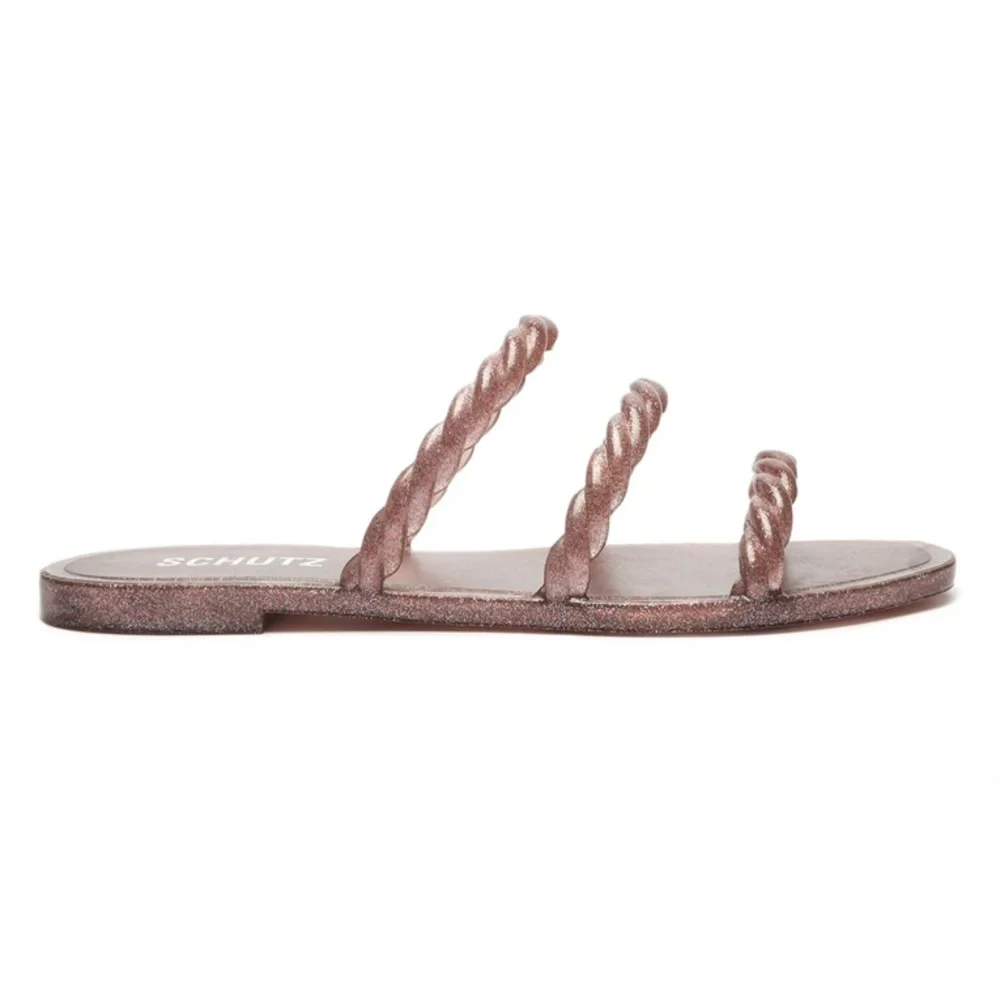 SCHUTZ super cute